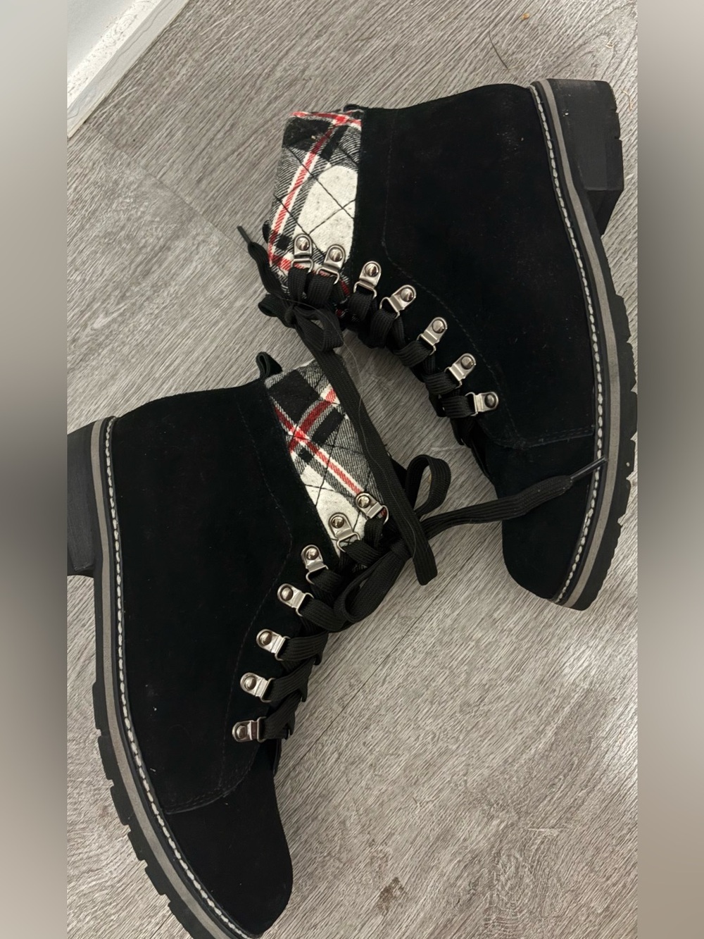BLONDO RAINA Black Plaid-Collar Lace-Up Ankle Boots. waterproof suede. SZ. 7.5